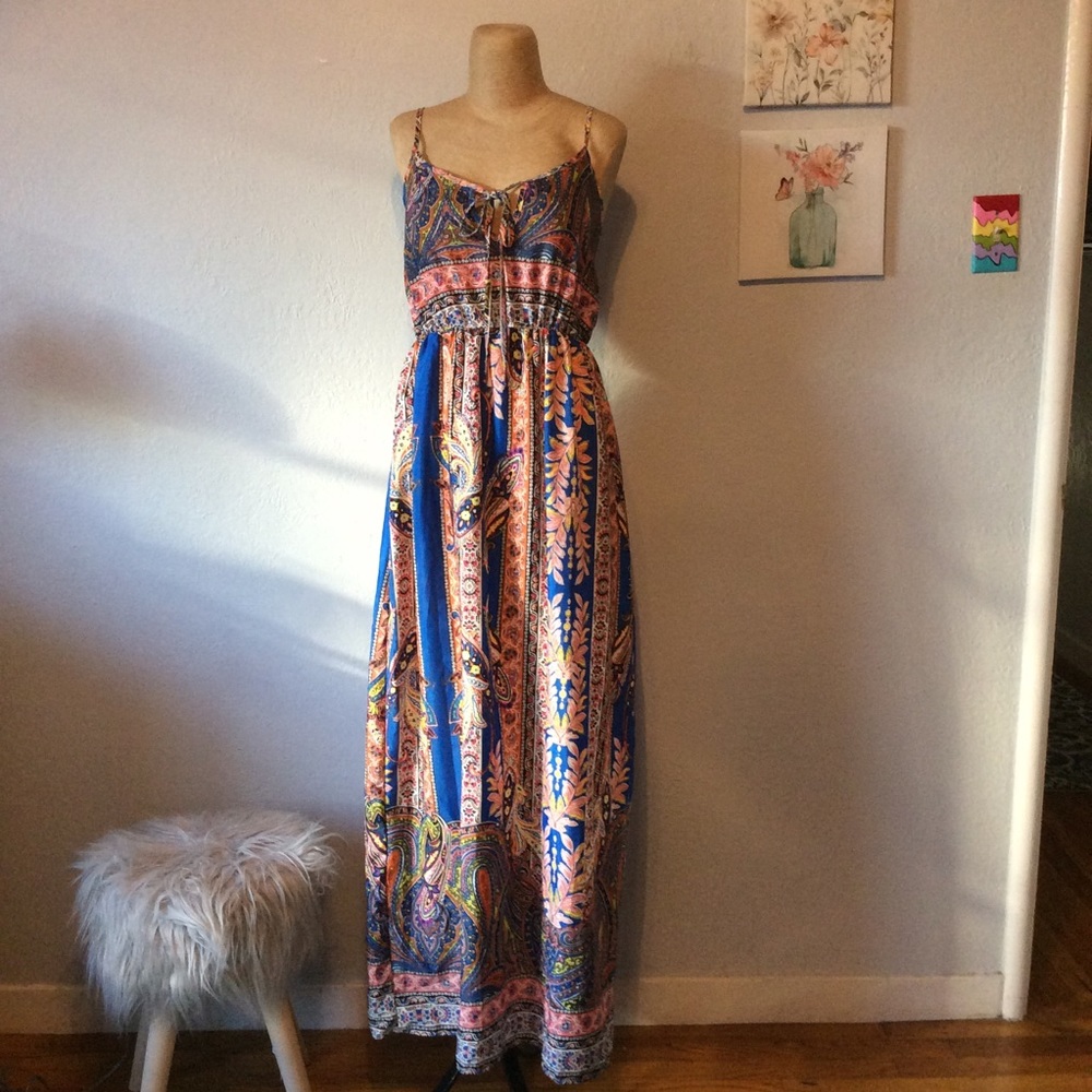 Runway Story Women's Paisley & Floral Keyhole Spaghetti Strap Maxi dress Sz XS
